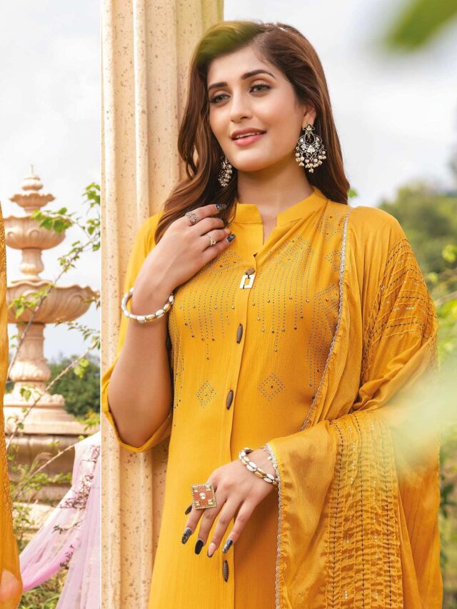 6 Comfy Suit Sets By Pragya Jaiswal For Monsoon Office Look