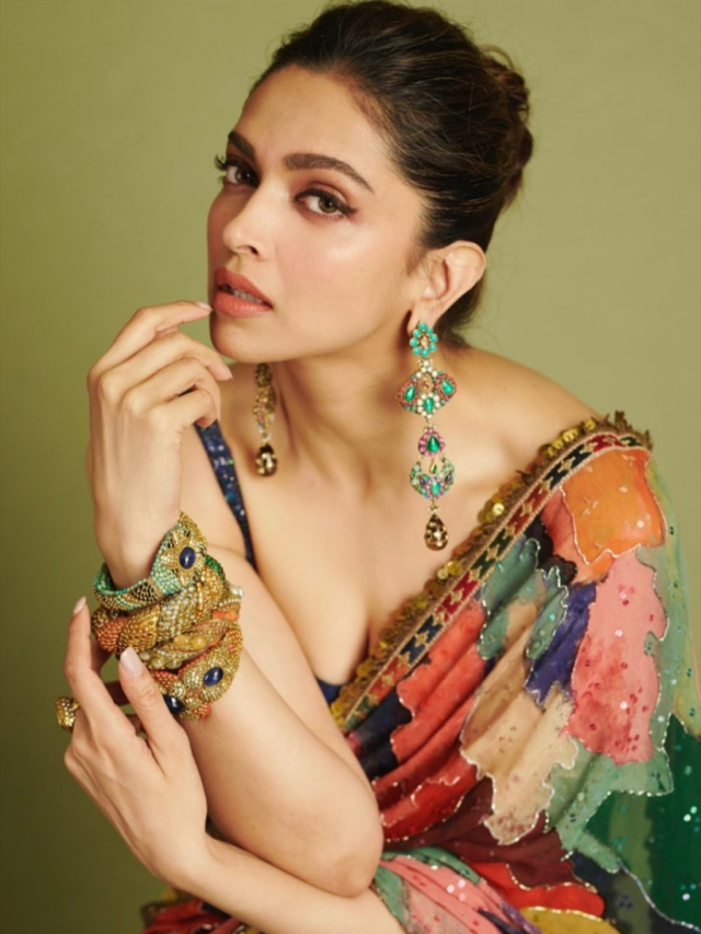 Deepika Padukone look in saree aatrative images